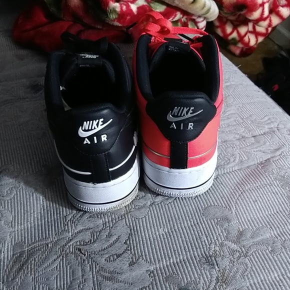 Sneakers - Picture 2 of 4